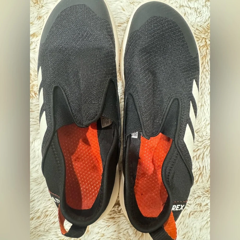Adidas Black and White Slip-On Shoes Size: M 6.5/ W 7.5 Very Good Conditions